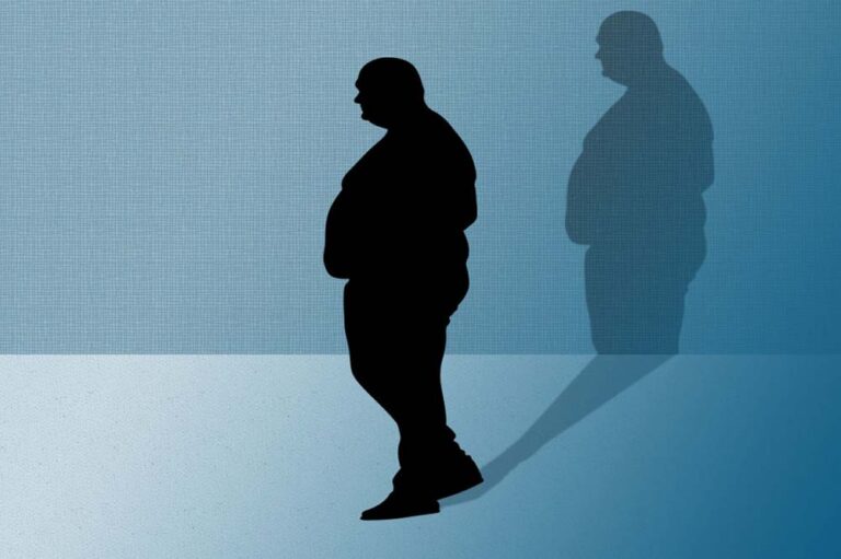 هل يوجد علاقة بين السمنة والاكتئاب؟