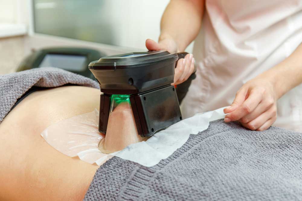 مخاطر علاج CoolSculpting و5 من آثاره الجانبية النادرة 1 مخاطر علاج CoolSculpting