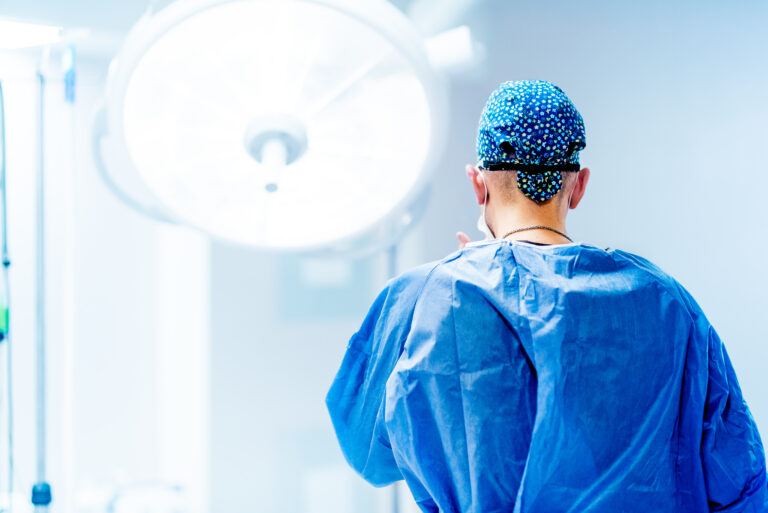 أكثر 10 عمليات تجميلية شيوعًا لعام 2022