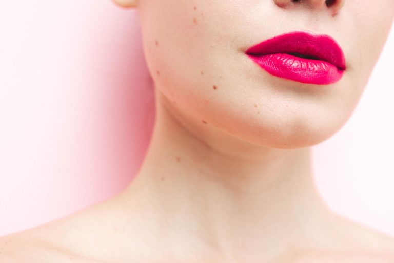 تجميل الشفايف الأنواع و الخطوات