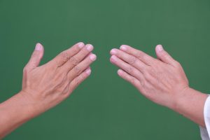 علاج تجاعيد اليدين