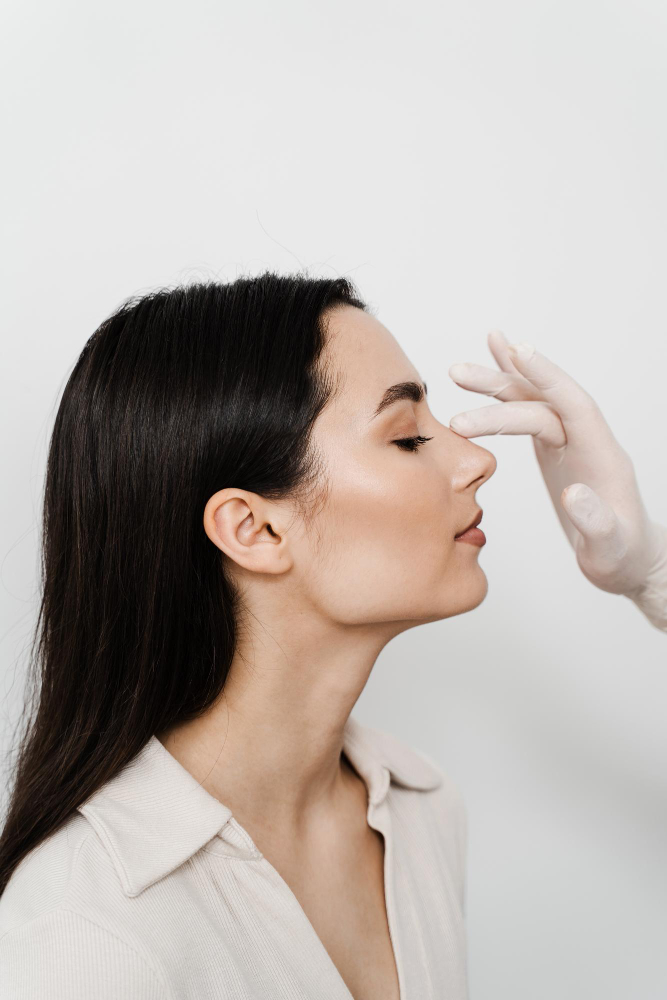 ما هي عملية تجميل الأنف بالخيوط؟ 